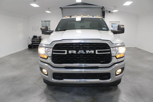 2024 RAM 3500 Big Horn Crew Cab 4x4 8' Box