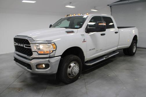 2024 RAM 3500 Big Horn Crew Cab 4x4 8' Box