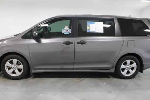 2019 Toyota Sienna SE