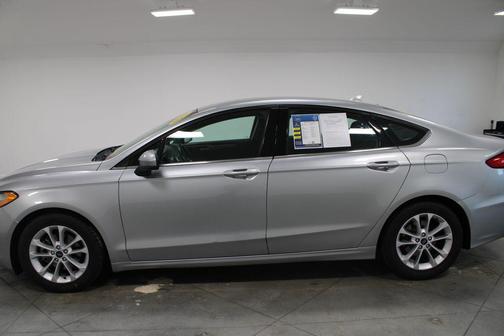 Iconic Silver Metallic 2020 Ford Fusion SE