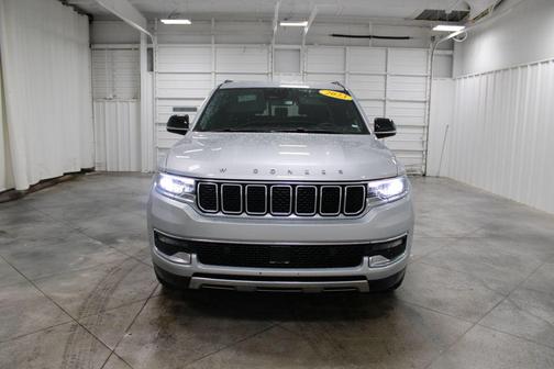 2023 Jeep Wagoneer L Series III 4x4