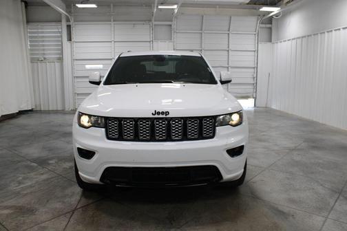 2022 Jeep Grand Cherokee Laredo