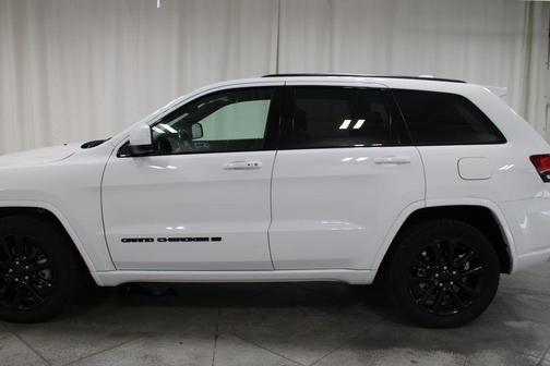 2022 Jeep Grand Cherokee Laredo