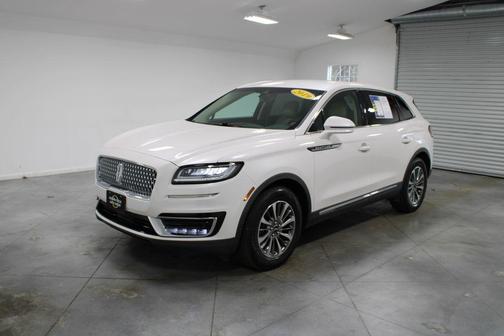 2019 Lincoln Nautilus Select