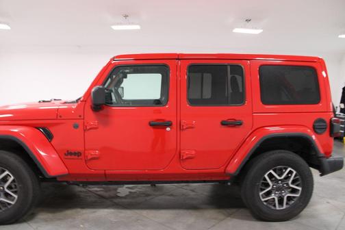 Firecracker Red Clearcoat 2025 Jeep Wrangler 4-Door Sahara 4x4