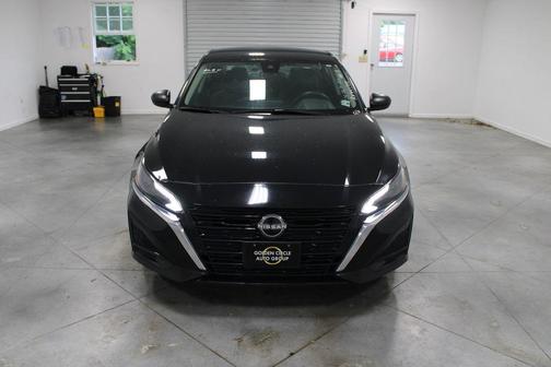 Super Black 2024 Nissan Altima 2.5 SV