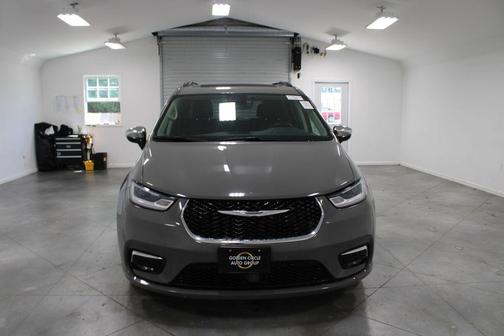 Ceramic Gray Clearcoat 2023 Chrysler Pacifica Limited