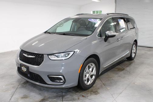 Ceramic Gray Clearcoat 2023 Chrysler Pacifica Limited