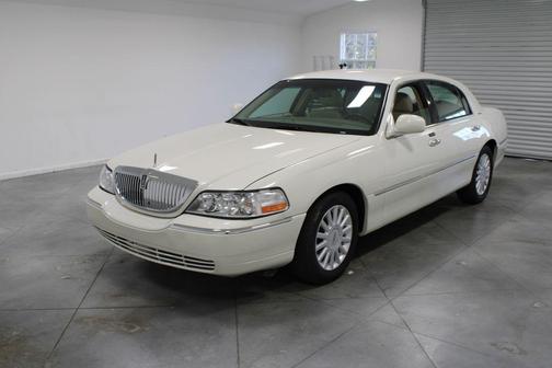 2005 Lincoln Town Car Signature