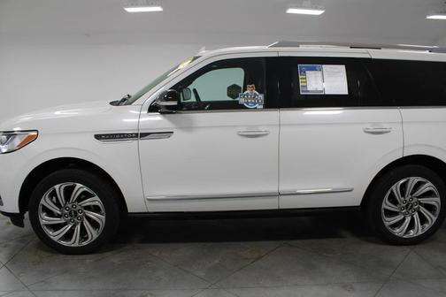 2023 Lincoln Navigator Reserve