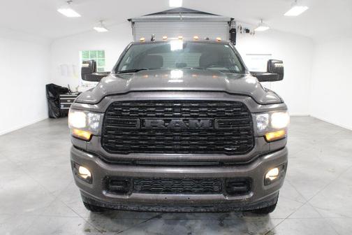 Granite Crystal Metallic Clearcoat 2024 RAM 3500 Big Horn Crew Cab 4x4 8' Box