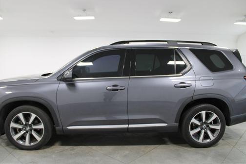 Modern Steel Metallic 2023 Honda Pilot AWD Elite