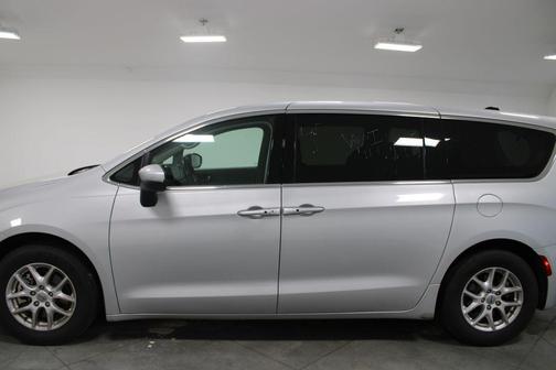 Silver Mist Clearcoat 2023 Chrysler Pacifica Touring L