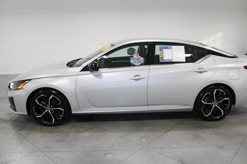 2024 Nissan Altima SR FWD