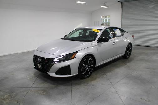 2024 Nissan Altima SR FWD