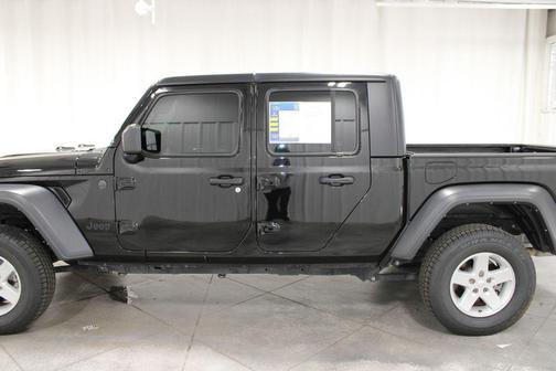 2023 Jeep Gladiator Sport