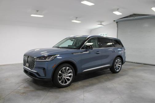 Whisper Blue Metallic Clearcoat 2026 Lincoln Aviator Reserve