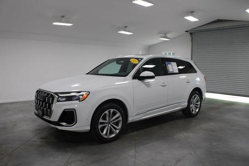 White 2025 Audi Q7 55 Premium Plus