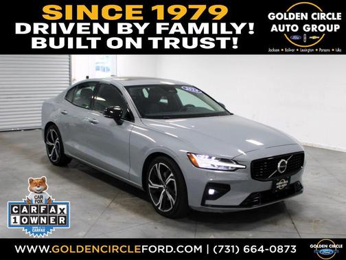 Crystal White Metallic 2024 Volvo S60 B5 Core Dark Theme