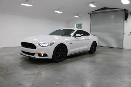 Oxford White 2017 Ford Mustang GT Premium