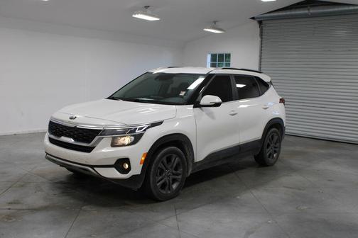 Snow White Pearl 2021 Kia Seltos S