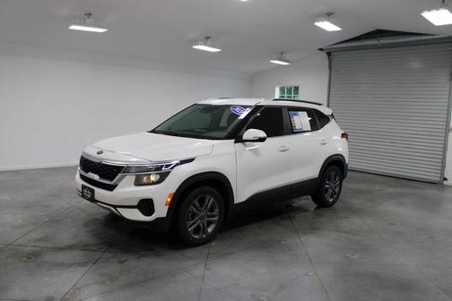 Snow White Pearl 2021 Kia Seltos S