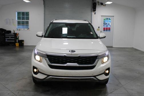 Snow White Pearl 2021 Kia Seltos S