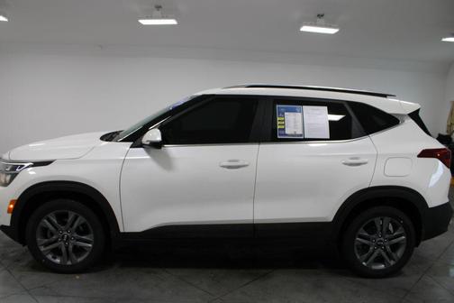 Snow White Pearl 2021 Kia Seltos S