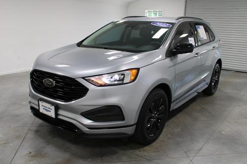 Iconic Silver Metallic 2022 Ford Edge SE