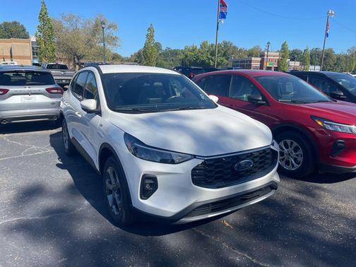 2026 Ford Escape ST-Line Select
