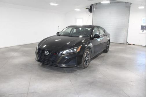 2023 Nissan Altima SR FWD