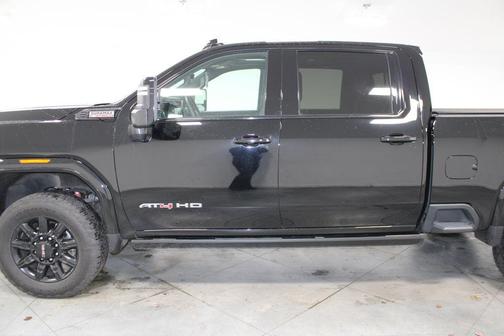 2024 GMC Sierra 2500 AT4