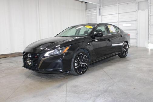 2023 Nissan Altima SR FWD