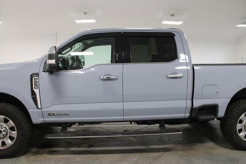 Glacier Gray Metallic Tri-Coat 2024 Ford F-250 Lariat