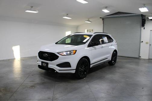 2022 Ford Edge SE