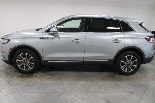 Silver Radiance Metallic Clearcoat 2023 Lincoln Nautilus Reserve