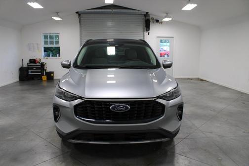 Iconic Silver Metallic 2023 Ford Escape Platinum