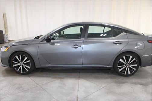 2022 Nissan Altima SR FWD
