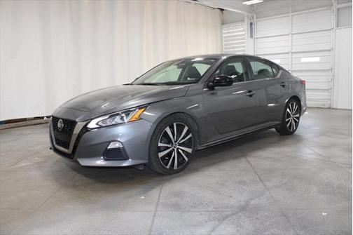 2022 Nissan Altima SR FWD