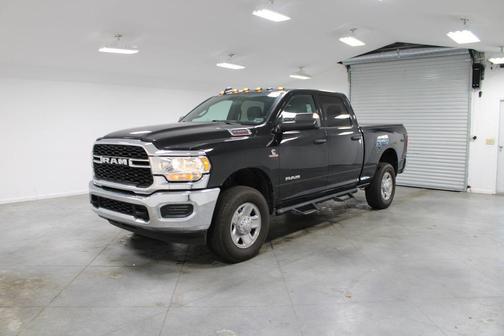 2022 RAM 2500 Tradesman Crew Cab 4x4 6'4' Box