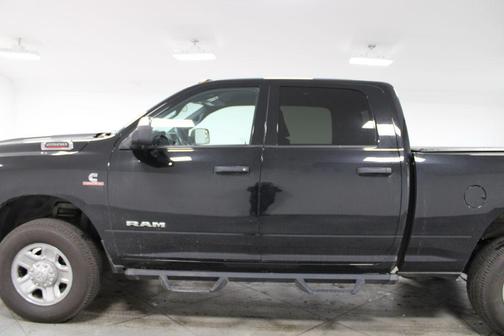 2022 RAM 2500 Tradesman Crew Cab 4x4 6'4' Box