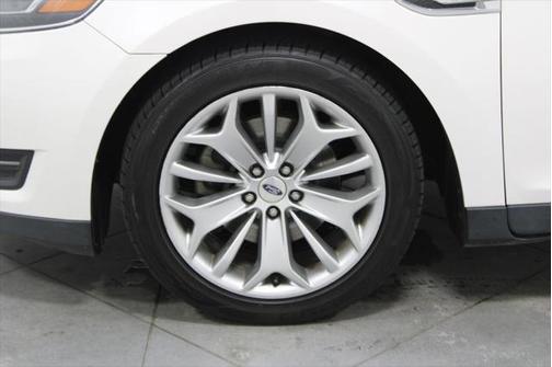 2019 Ford Taurus Limited