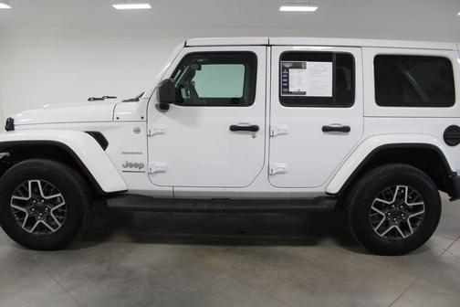 2024 Jeep Wrangler 4-Door Sahara 4x4