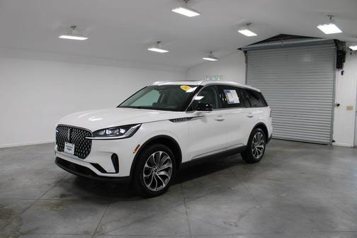 Pristine White Metallic Tri-Coat 2025 Lincoln Aviator Reserve AWD