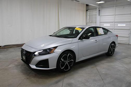 2024 Nissan Altima SR FWD