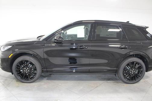 Infinite Black Metallic Clearcoat 2026 Lincoln Corsair Premiere
