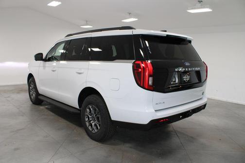 Oxford White 2026 Ford Expedition Active