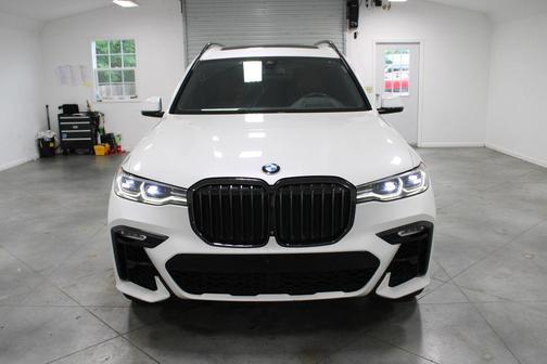 Mineral White Metallic 2021 BMW X7 M50i
