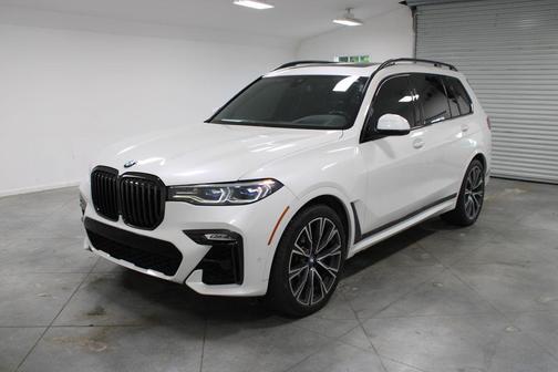 Mineral White Metallic 2021 BMW X7 M50i