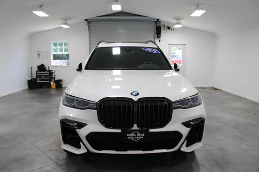 Mineral White Metallic 2021 BMW X7 M50i